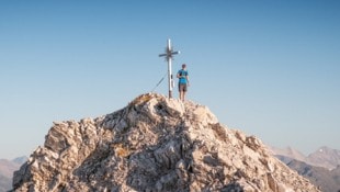 Am Gipfel der Hohen Fürleg (2570 m) am Ende der Halltalkette