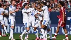 Ifeanyi Ndukwe (re.) und Co. mussten sich Leeds United geschlagen geben.