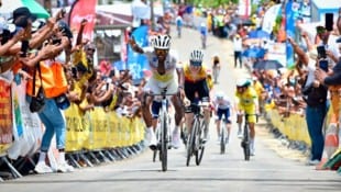 Im steilen Zielsprint der dritten Etappe setzte sich der Franzose Damien Urciel knapp vor „Team ...