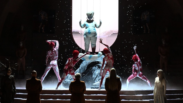 Ersan Mondtags Regiepleite im „Haus für Mozart“: Richard Strauss „Ariadne“ spielt auf dem Mars