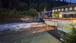 Durch einen technischen Defekt gelangte Öl in die Salzach.