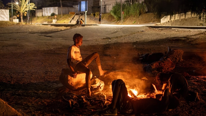 Übernachten unter freiem Himmel am Strand von Ceuta