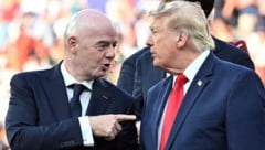 FIFA-Boss Gianni Infantino (links) sucht offenbar die Hilfe von US-Präsident Donald Trump. 