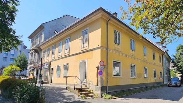 Das ist das Haus am Villacher Ring, das direkt am Beginn der Villacher Straße und am Weg zum See ...