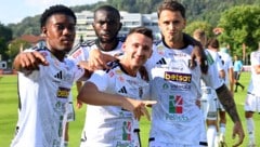 Die WAC-Spieler Agyemang, Diabate, Avdijaj und Vrioni feierten das 3:0 gegen Austria Wien.
