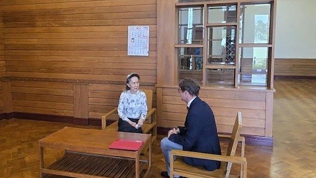 Überraschende Bilder aus Myanmar: Sie sind ein Lebenszeichen von Aung San Suu Kyi.
