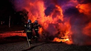 Das Fahrzeug stand bereits in Vollbrand
