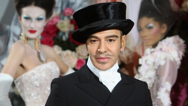 John Galliano gilt als eines der größten Mode-Genies seiner Zeit – doch seine Ehrung bei der Met ...