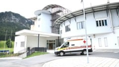 Die Schwerverletzte wurde mit der Rettung ins Krankenhaus Reutte eingeliefert.