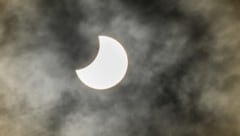 Am Abend des 12. August wird eine partielle Sonnenfinsternis in Österreich zu sehen sein. An ...
