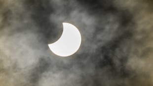 Am Abend des 12. August wird eine partielle Sonnenfinsternis in Österreich zu sehen sein. An ...