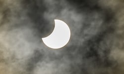 Am Abend des 12. August wird eine partielle Sonnenfinsternis in Österreich zu sehen sein. An ...