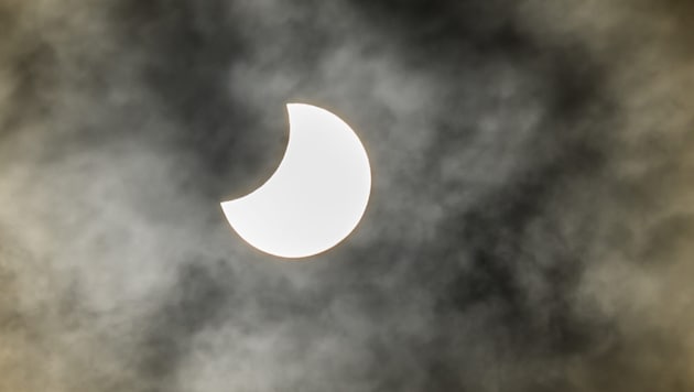 Am Abend des 12. August wird eine partielle Sonnenfinsternis in Österreich zu sehen sein. An ...