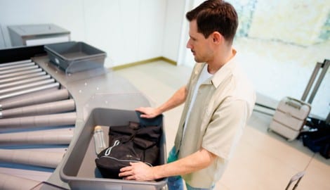 Flüssigkeiten im Handgepäck und elektronische Geräte in der Tasche: Mit den neuen CT-Scannern ...