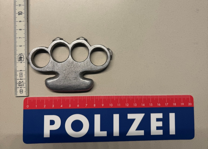 Schlagring und ...
