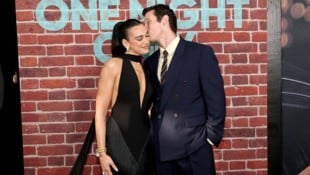 Sängerin Dua Lipa und Schauspieler Callum Turner haben in New York erstmals als Ehepaar an einer ...