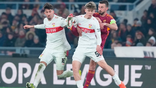 Nicht nur der 18-jährige Yanik Spalt (M.), der vergangene Saison für den VfB Stuttgart in der ...
