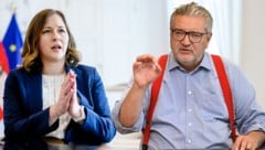 Claudia Bauer, Ministerin für Europa, Integration und Familie, und der Wiener Gesundheits- und ...