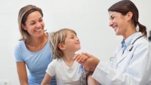 Multiple Sklerose kann auch bei Kindern und Jugendlichen auftreten. Eine frühe Diagnose ist ...
