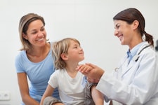 Multiple Sklerose kann auch bei Kindern und Jugendlichen auftreten. Eine frühe Diagnose ist ...