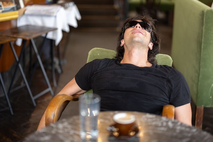 Rockstar-Frühstück à la Bibiza: Soda Zitron für den Vitamin-C-Kick, Espresso gegen die ...