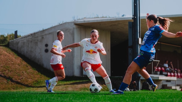 Maria Plattner (M.) bringt das Spiel der Salzburgerinnen auf ein neues Level.