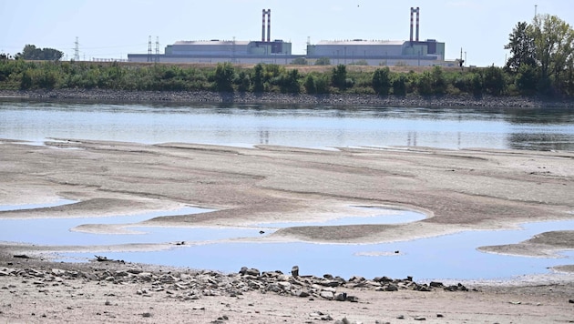 Sollte der Donaupegel weiter sinken, wird es aber auch für die letzte noch arbeitende Turbine im ...