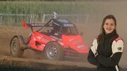 Sophie Scheuchenpflug gab im Erwachsenenbuggy Vollgas.