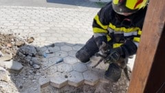 Die Feuerwehr musste mit schwerem Gerät anrücken.