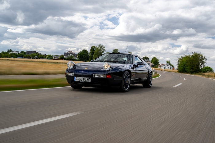 Der 928 mit seinen runden Klappleuchten, den „Ritterhelmen“.