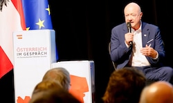 Bundeskanzler Christian Stocker (ÖVP) entschuldigte sich für seine Aussage. 