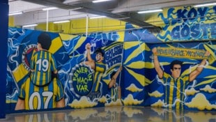 GEPA Beeindruckend: Das ganze Stadion ist auf Fenerbahce gebrandet.