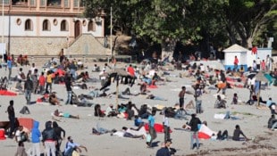 Tausende Migranten befinden sich nach dem Anstrum noch immer auf Ceuta – besonders viele Junge. 