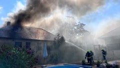 Von dem Großbrand waren drei Wohnhäuser betroffen.