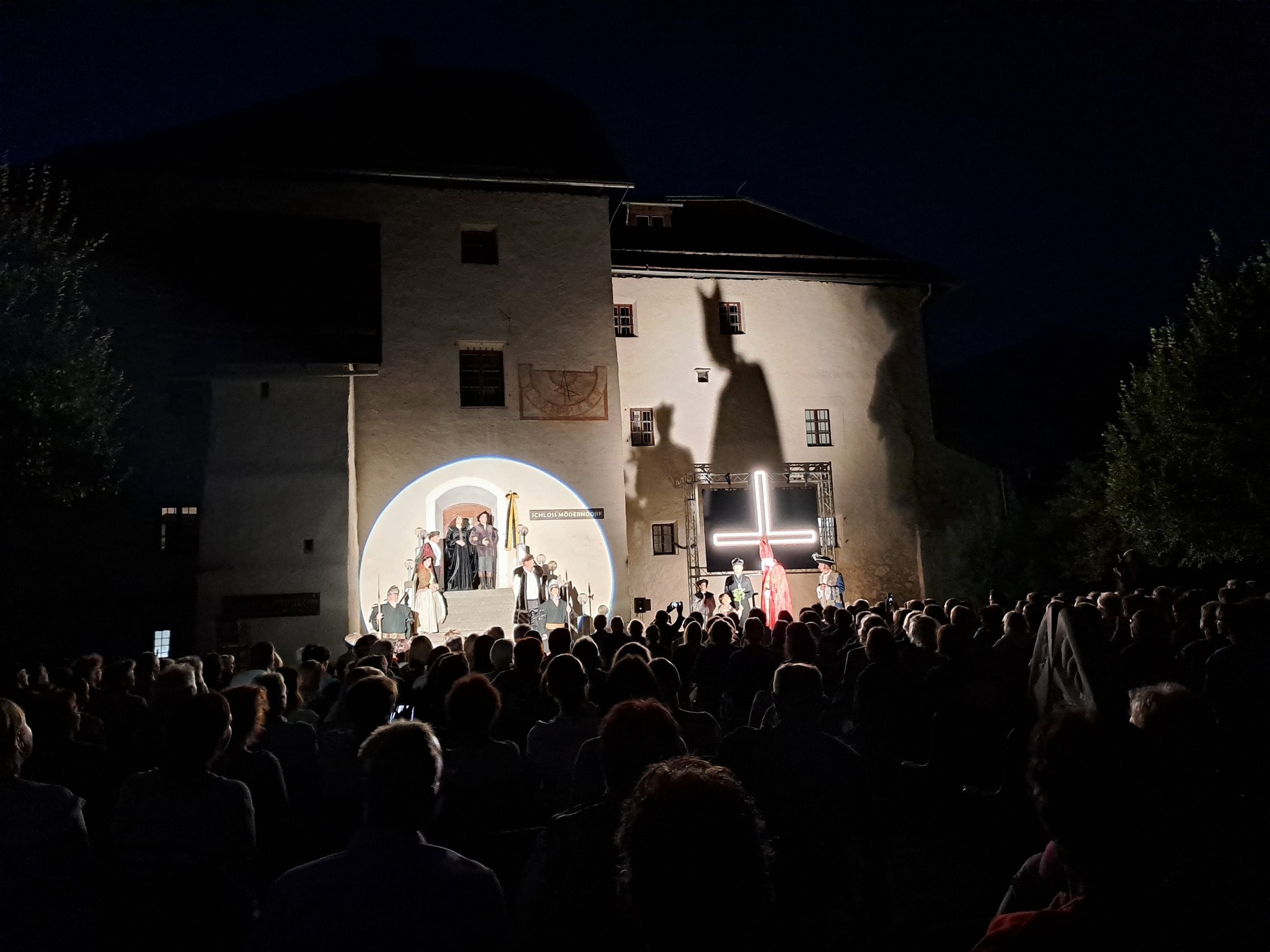 Eindruck von der Premiere vor Schloss Möderndorf im Jahr 2024.