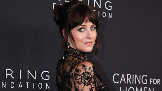 Dakota Johnson und Musiker Role Model (bürgerlich Tucker Pillsbury) stehen aktuell im ...