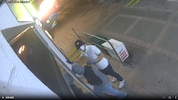 Die Männer auf den Aufnahmen der Überwachungskamera