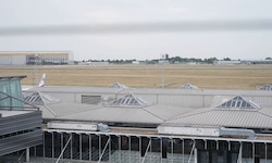 In der Nacht auf Mittwoch ist am Flughafen Leipzig/Halle eine Drohne entdeckt worden. Die ...
