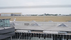 In der Nacht auf Mittwoch ist am Flughafen Leipzig/Halle eine Drohne entdeckt worden. Die ...