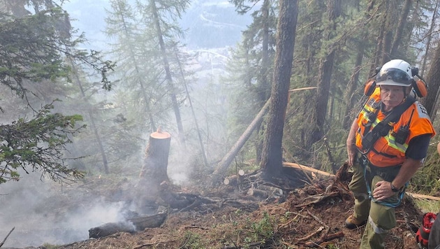 Oberhalb des Mölltales ist ein Waldstück in Brand geraten.
