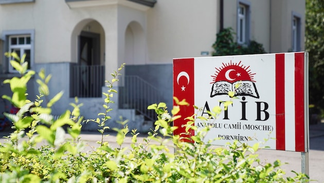 Das bisherige Gebetshaus platzt aus allen Nähten und soll daher durch ein Kulturzentrum mit ...