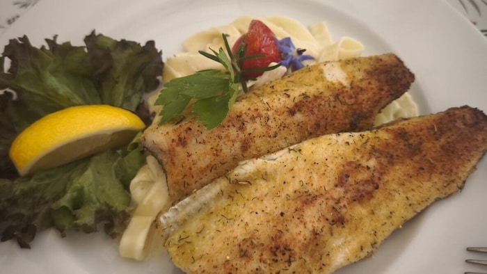 Ausgezeichnete Qualität: Der Fisch aus dem eigenen Teich.