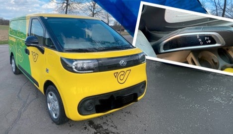 Viele Postzusteller hadern mit diesen elektrischen Transportern. Der Schaltknopf (kleines Bild) ...