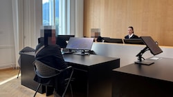 Die Angeklagte gab sich vor Gericht sehr wortkarg. Sie war sichtlich nervös und angespannt.