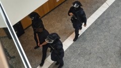 Hier wird der nun rechtskräftig verurteilte Afghane wieder ins Gefängnis gebracht.