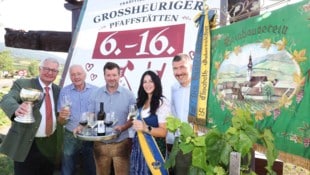 Pfaffstätten schenkt aus: Ein „Prosit“ auf die Gemütlichkeit.