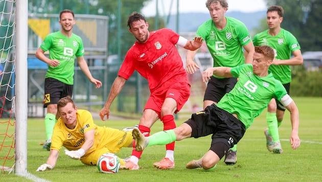 Thomas Pertl (re.) will die restlichen drei Spiele im Herbst noch gut bestreiten. Am vergangenen ...