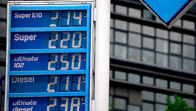 Steigende Erdölpreise machen sich rasch an den Tankstellen bemerkbar.