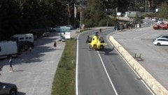 Zwei Hubschrauber, mehrere Rettungseinheiten, die Feuerwehren Reutte und Lermoos sowie die ...