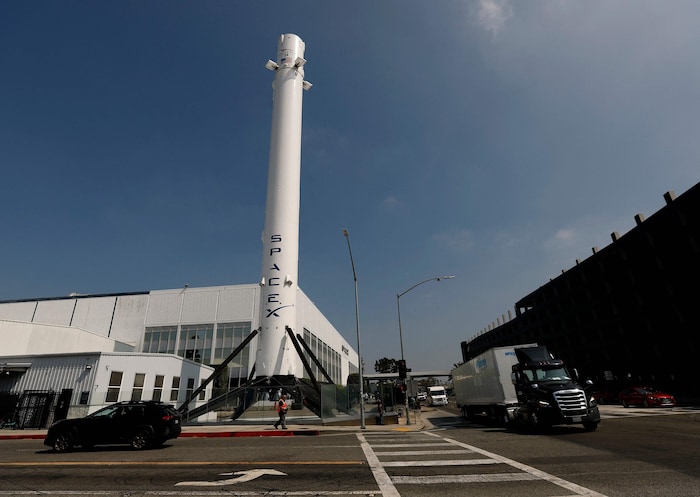 Die SpaceX-Trägerrakete „Falcon 9“ hatte im Jänner 2025 zwei Mondlandgeräte ins All befördert. ...